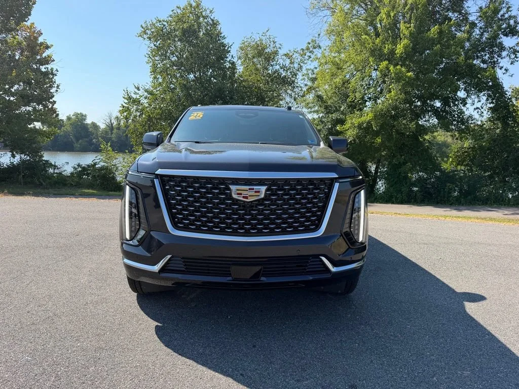 2025 Cadillac Escalade Premium Luxury - Photo 2