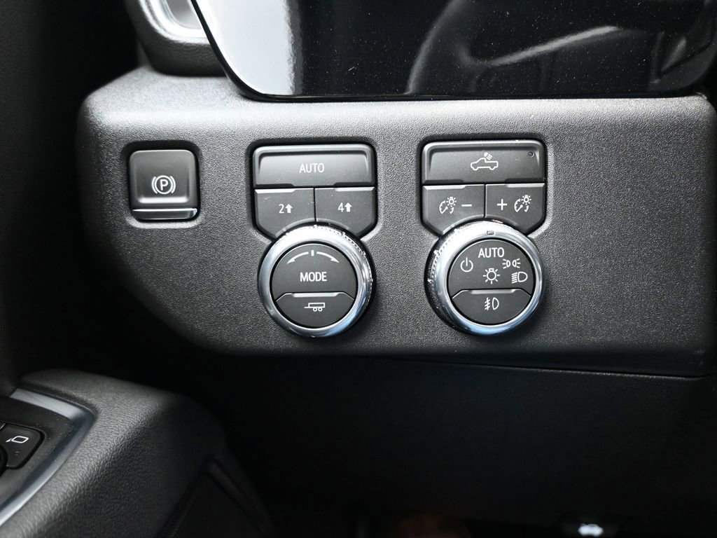 New 2026 Onyx Black GMC Elevation image 16