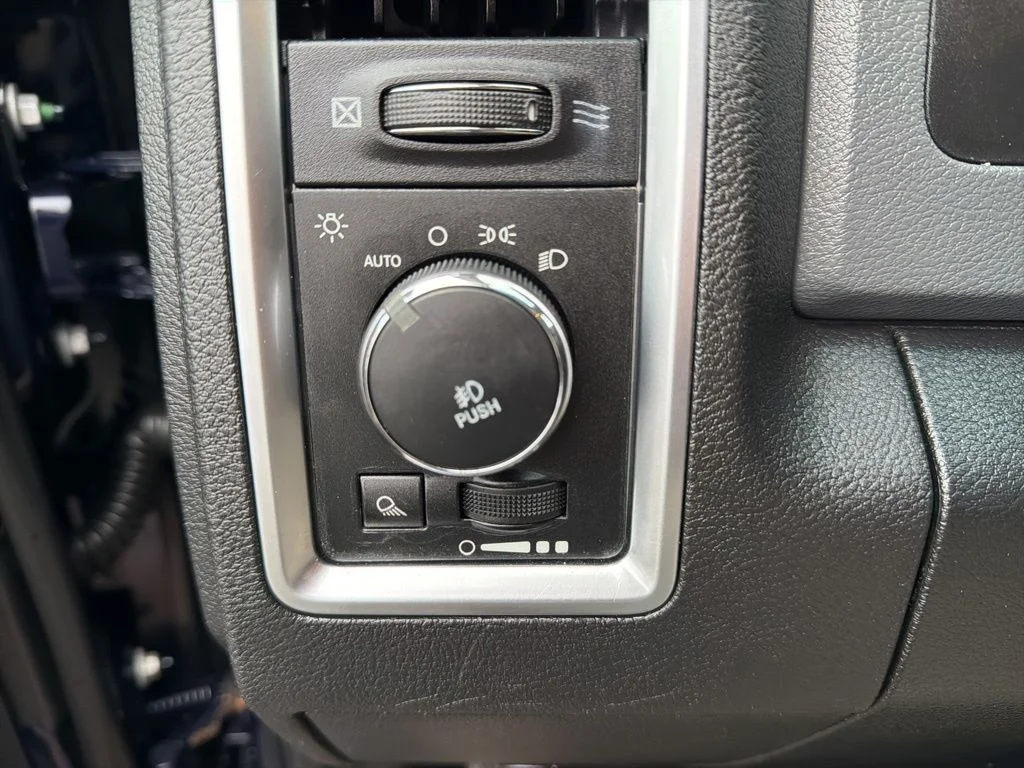 Used 2013 Blue Ram SLT image 40