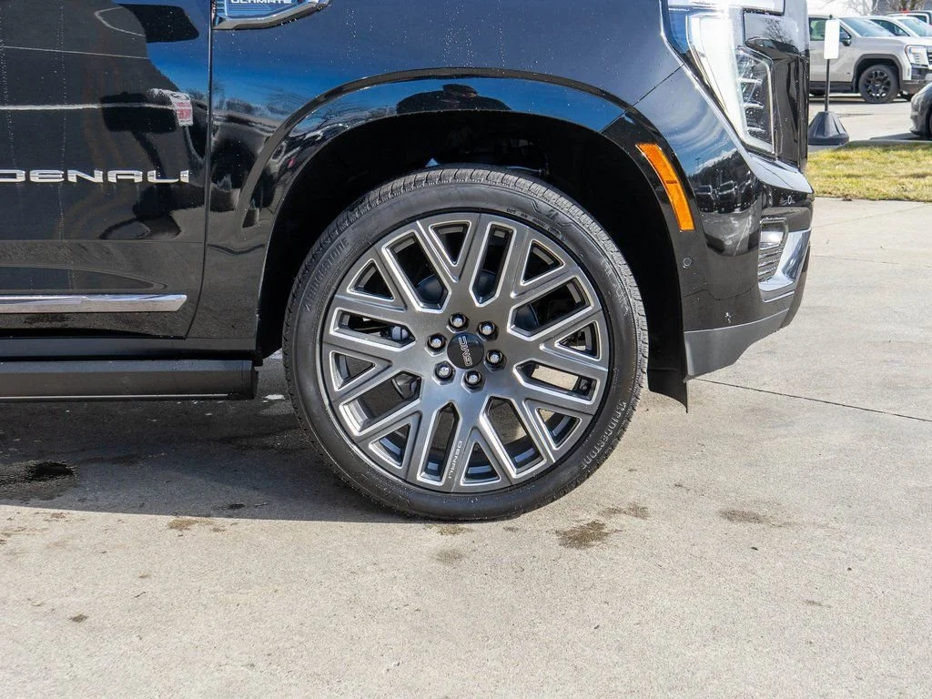 2026 GMC Yukon XL Denali Ultimate - Photo 37