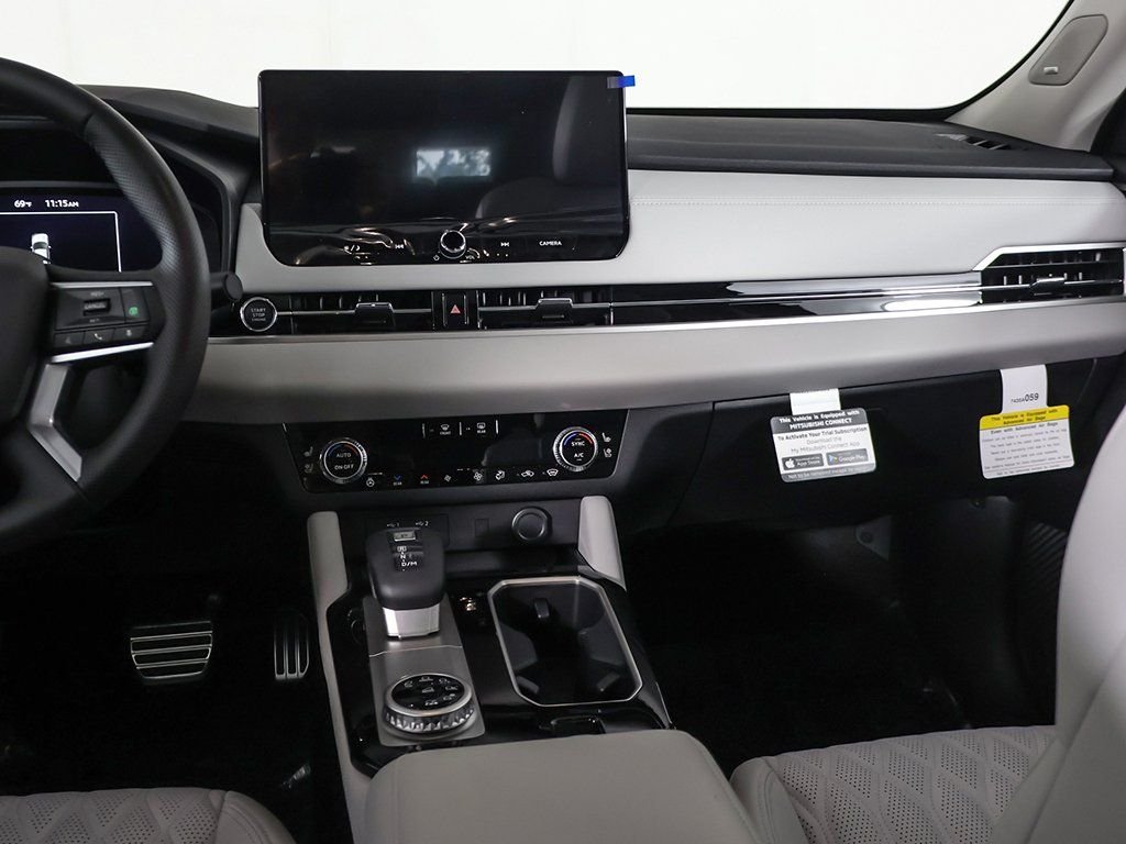 2025 Mitsubishi Outlander SEL - Photo 38