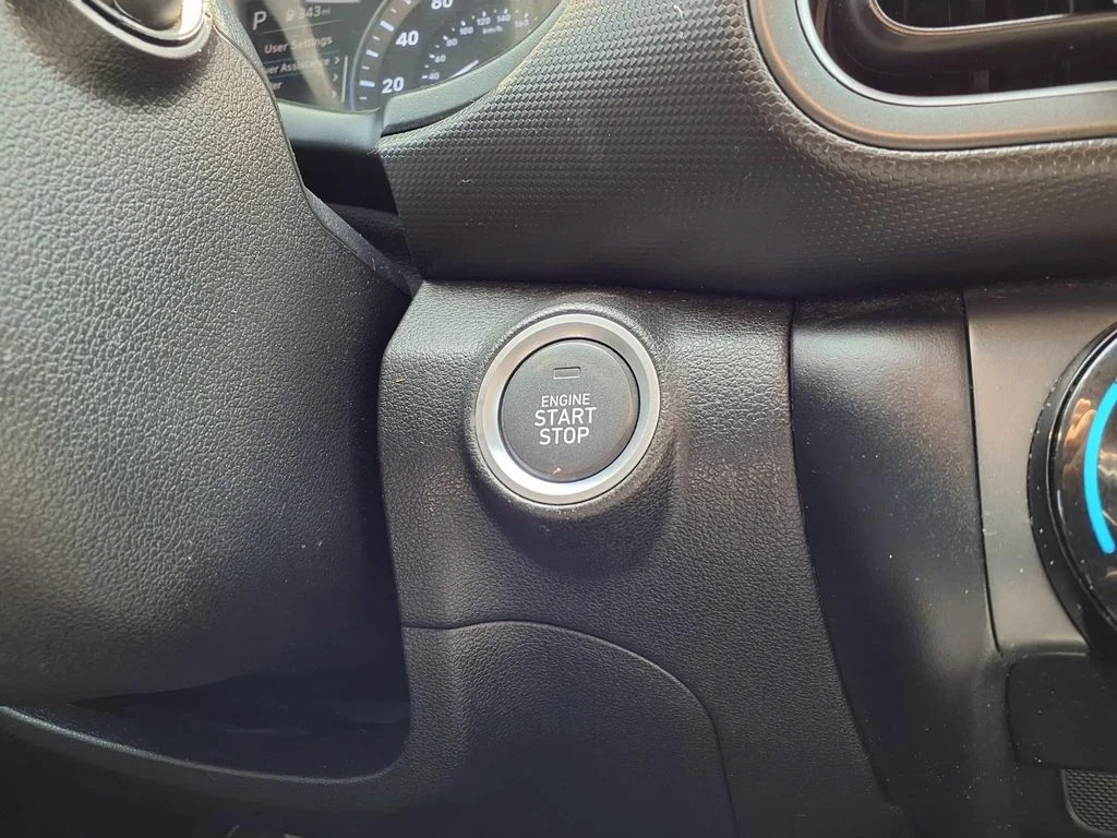 Used 2023 Silver Hyundai SEL image 8