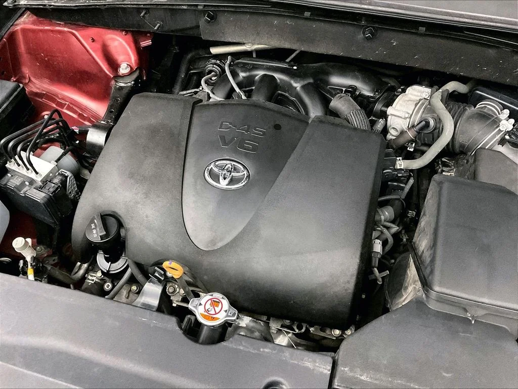 Certified Used 2018 Red Toyota SE image 39