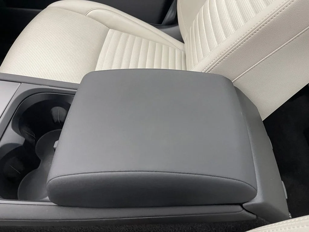 Used 2025 Varesine Blue Metallic Land Rover S image 31