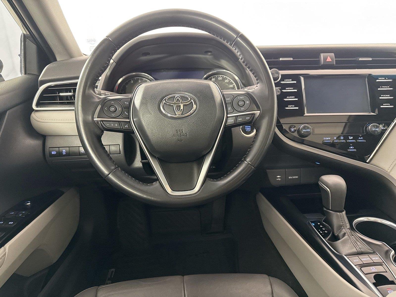 Used 2018 Predawn Gray Mica Toyota XLE image 31