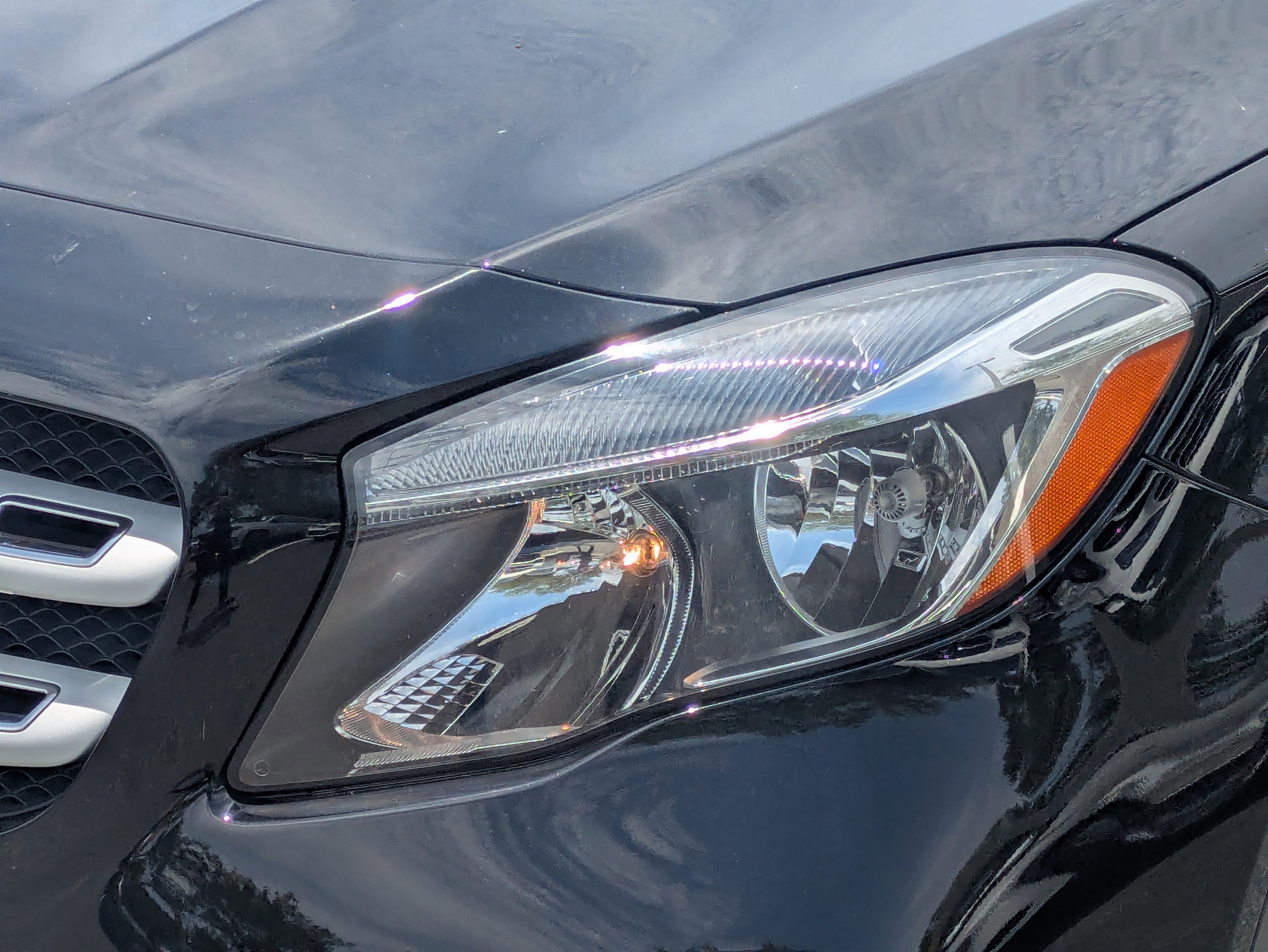 Used 2018 Night Black Mercedes-Benz GLA 250 image 9