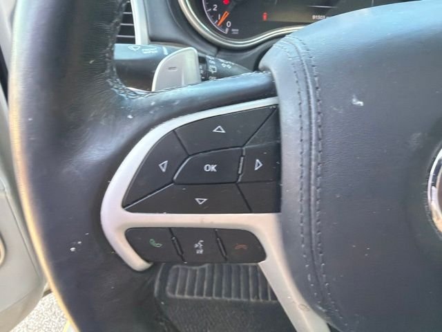 Used 2018 White Jeep Summit image 11
