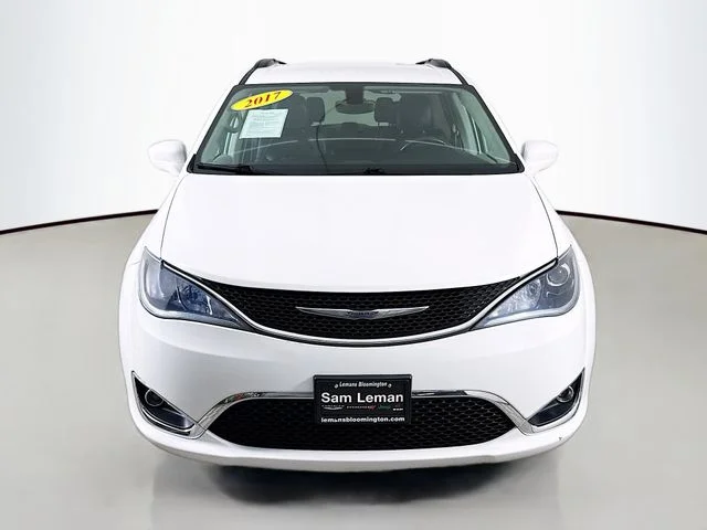 Used 2017 White Chrysler Touring L image 2