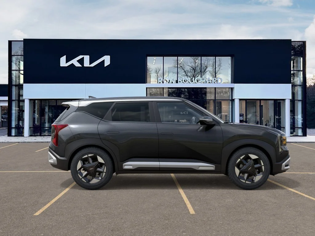 New 2027 Interstellar Gray Kia S image 7