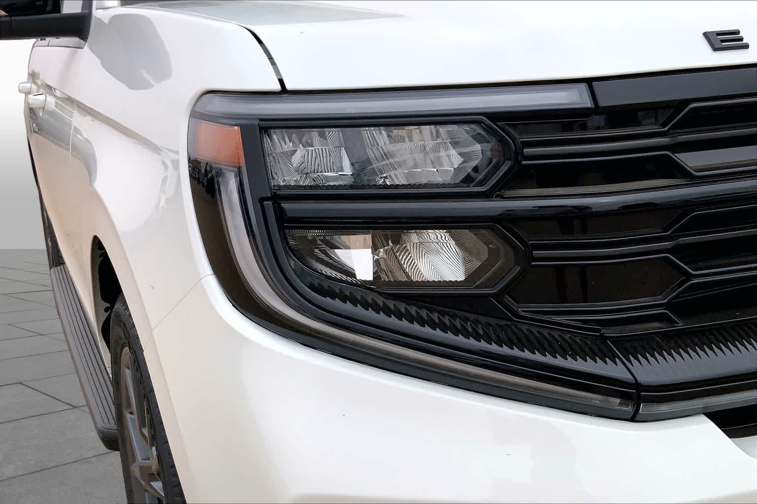 New 2026 Star White Metallic Tri-Coat Ford Platinum® image 13