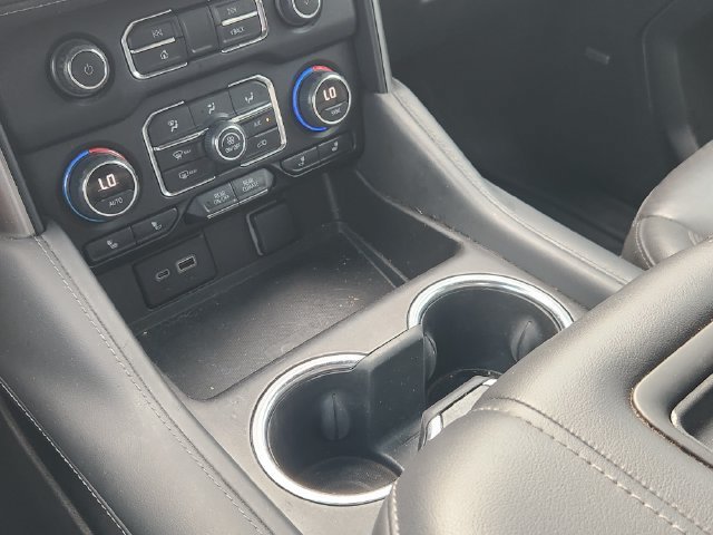 2022 Chevrolet Suburban Z71 - Photo 18