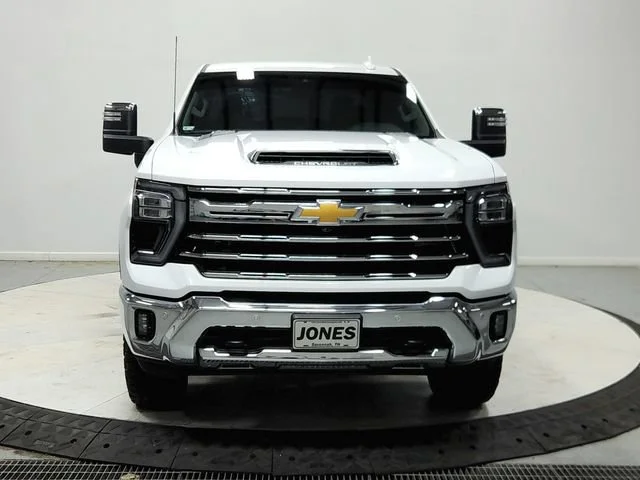 Used 2025 Summit White Chevrolet LTZ image 3