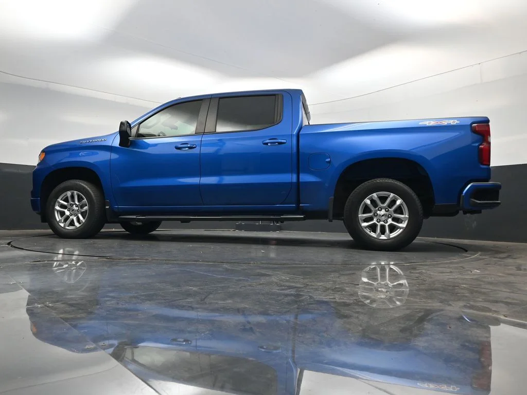 Used 2022 Blue Chevrolet RST image 39