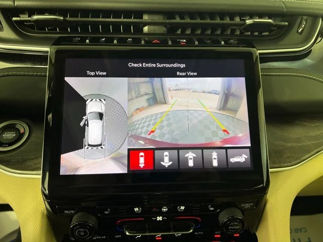 Used 2022 Red Jeep Limited image 27