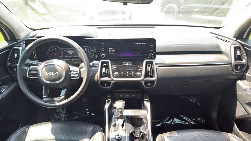 Used 2022 White Kia S image 15