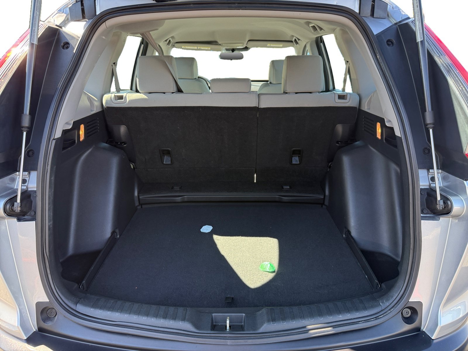 Used 2020 Lunar Silver Metallic Honda LX image 17