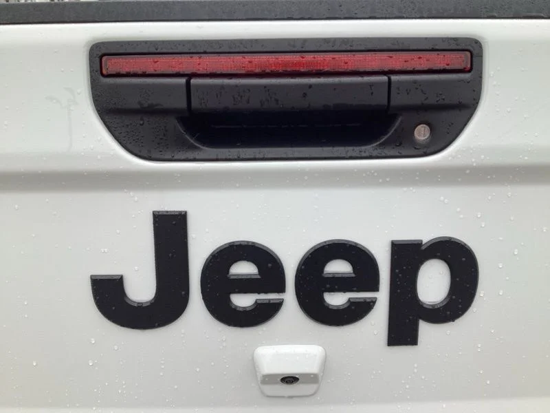 New 2026 Bright White Clear-Coat Exterior Paint Jeep Sport S image 14