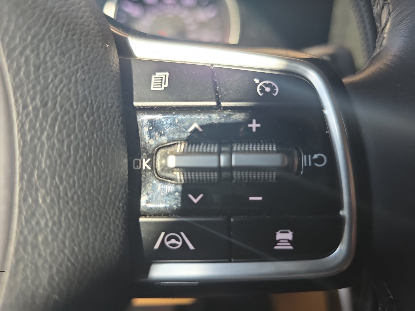 Certified Used 2024 Ceramic Silver Kia EX image 23