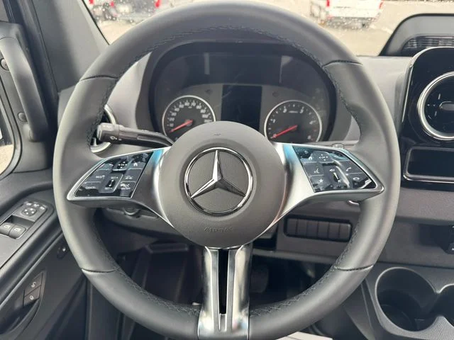 New 2026  Mercedes-Benz Passenger 170 WB image 25