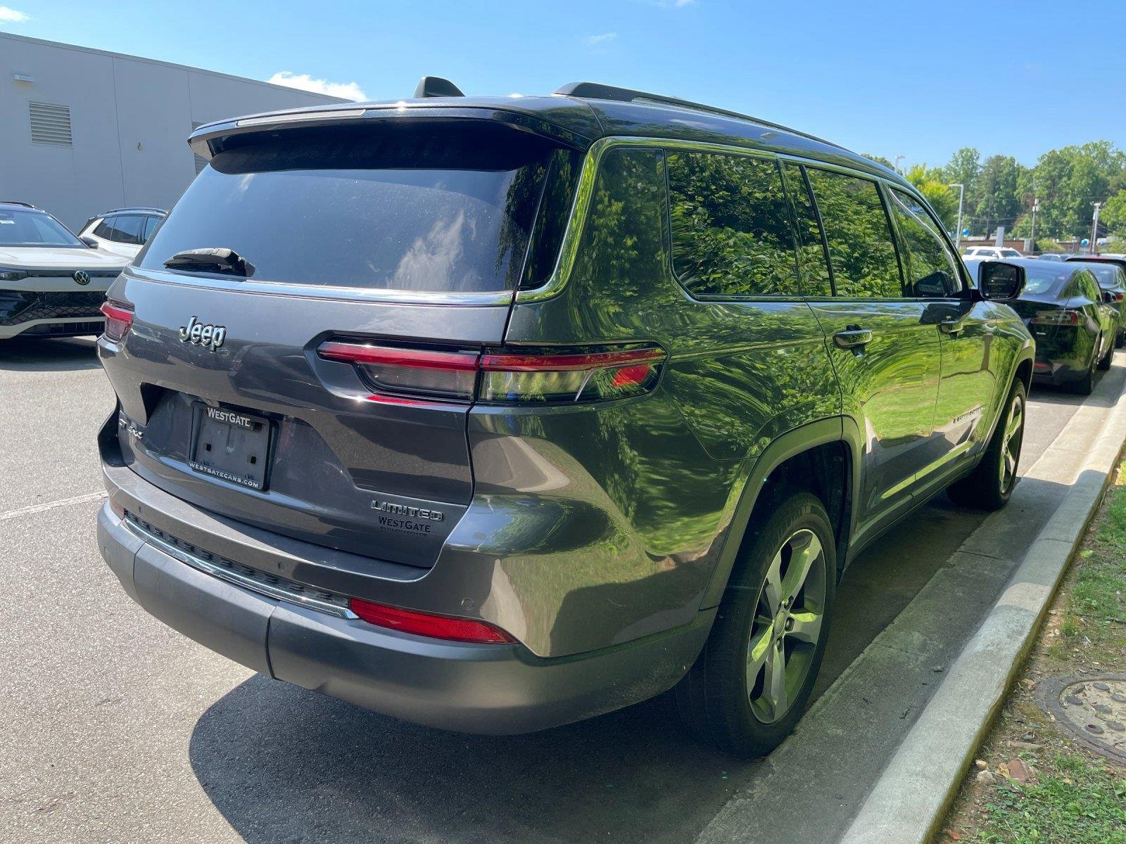 Used 2021 Baltic Gray Metallic Clearcoat Jeep Limited image 5
