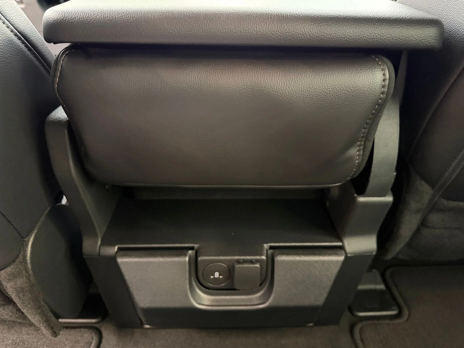 Used 2026 Black Ford Lariat image 28