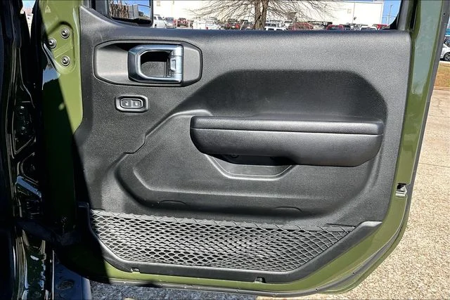 Used 2021 Green Jeep Unlimited Rubicon image 25