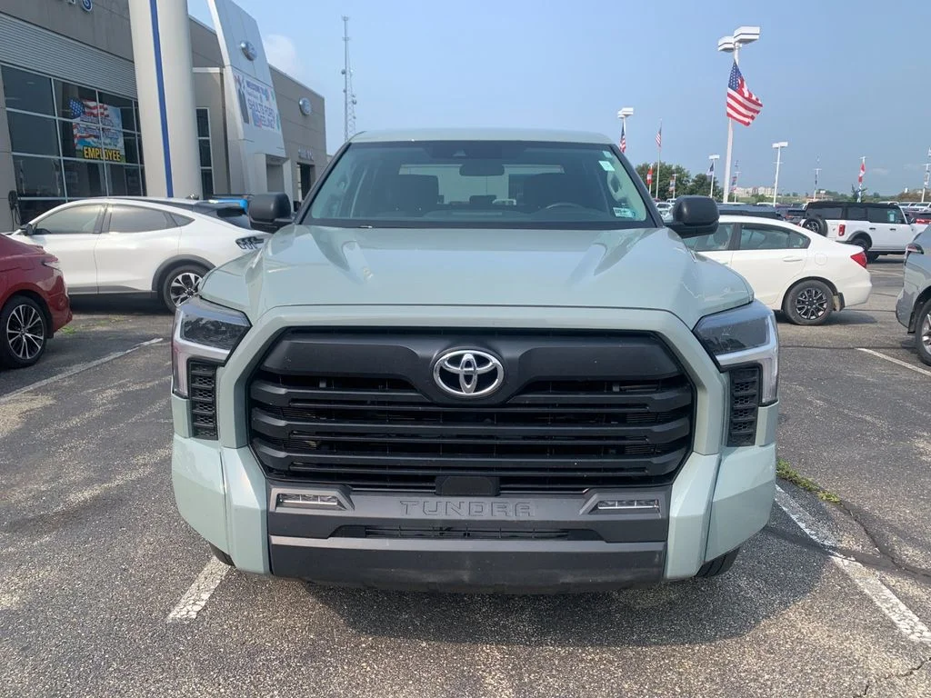 Used 2024  Toyota SR5 image 6