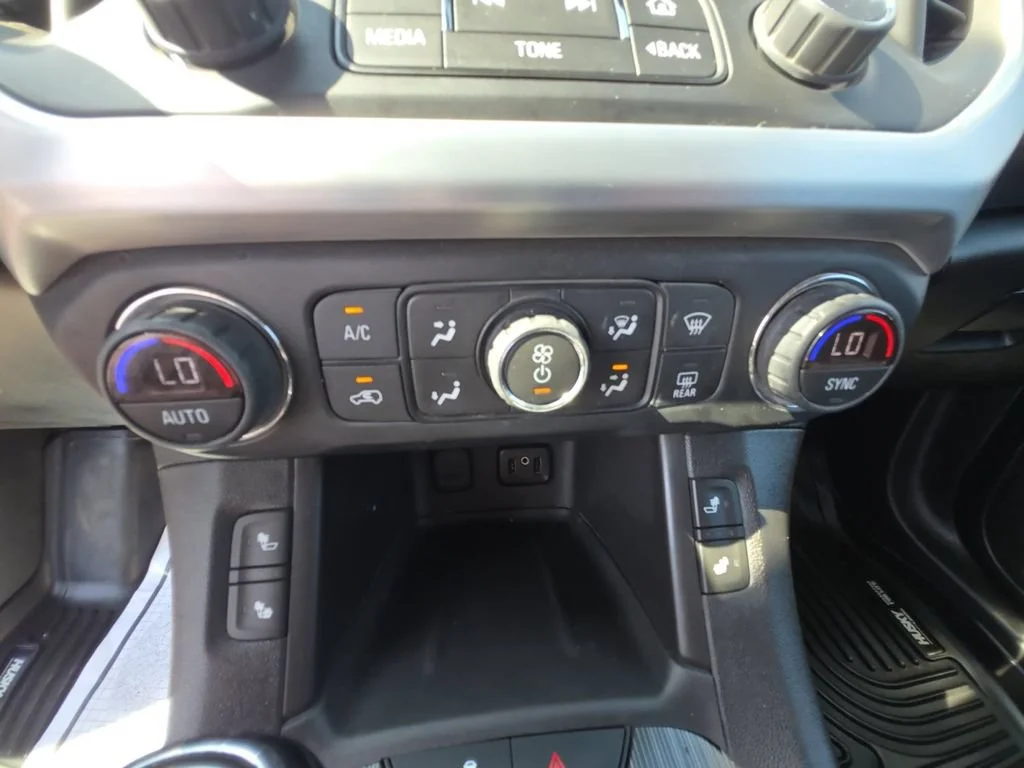 Used 2017 QUICKSILVER METALLIC GMC SLT image 17
