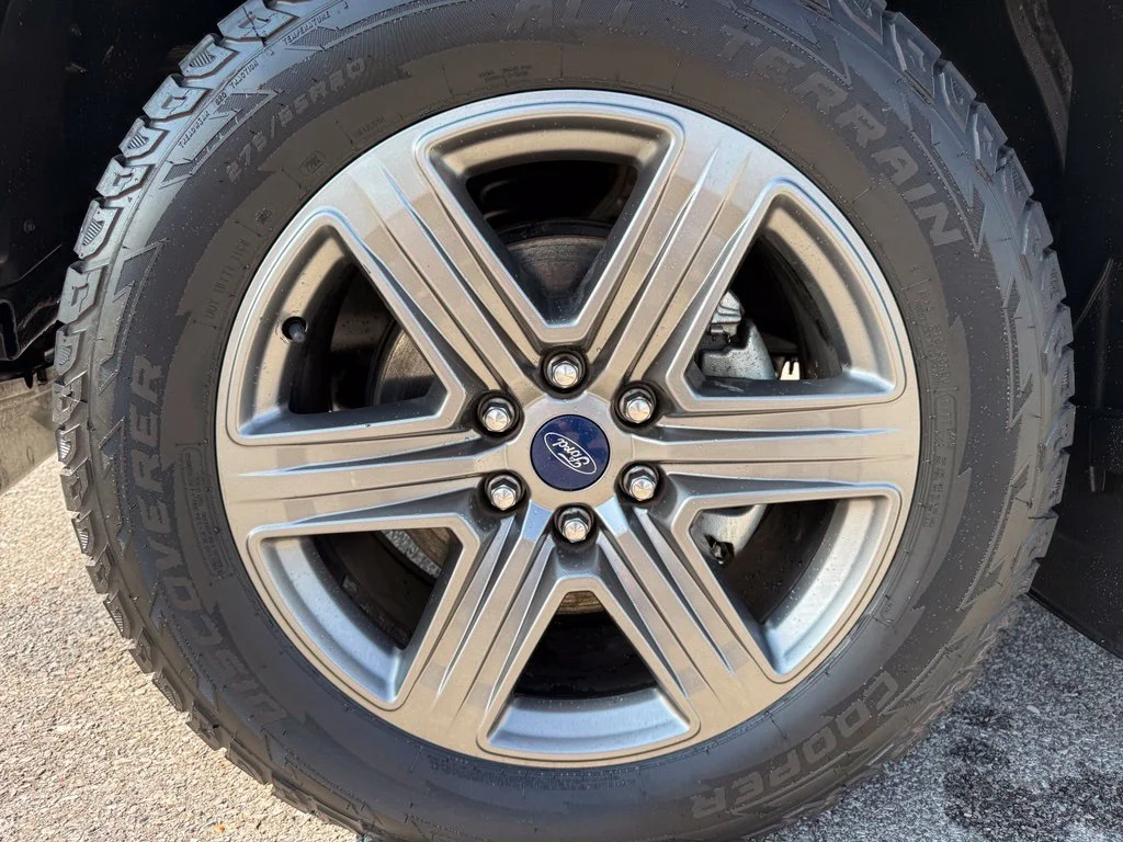 Used 2020 Black Ford XLT image 21