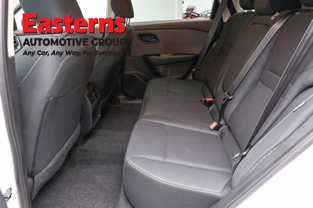 Used 2023 White Nissan S image 20
