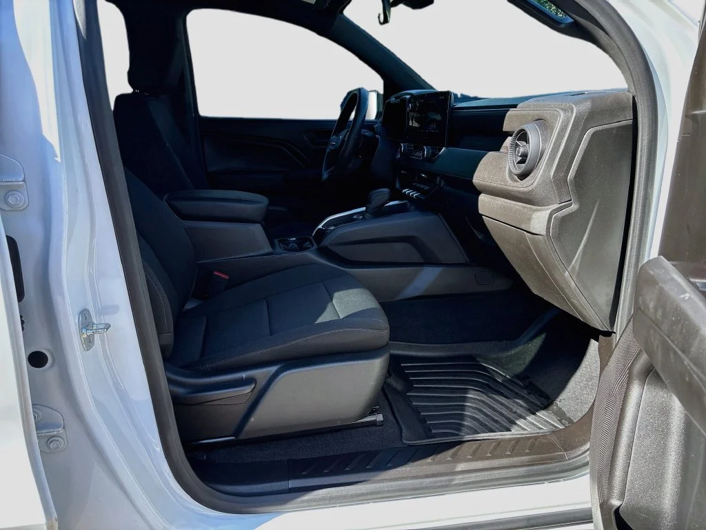 Used 2024 Summit White Chevrolet Trail Boss image 27