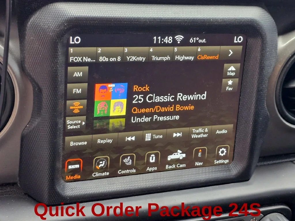 Used 2020 Black Jeep Sport image 19