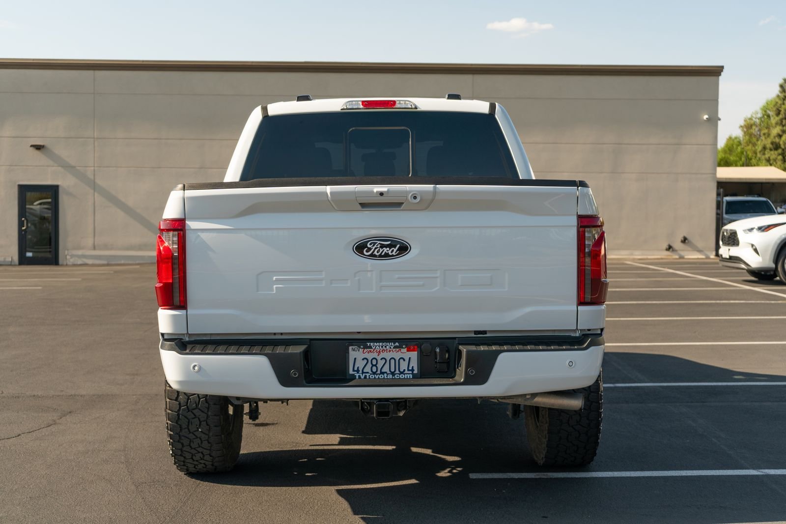 Used 2024 Oxford White Ford XLT image 9