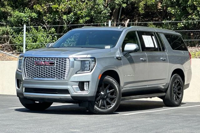 2024 GMC Yukon Denali AWD's photo