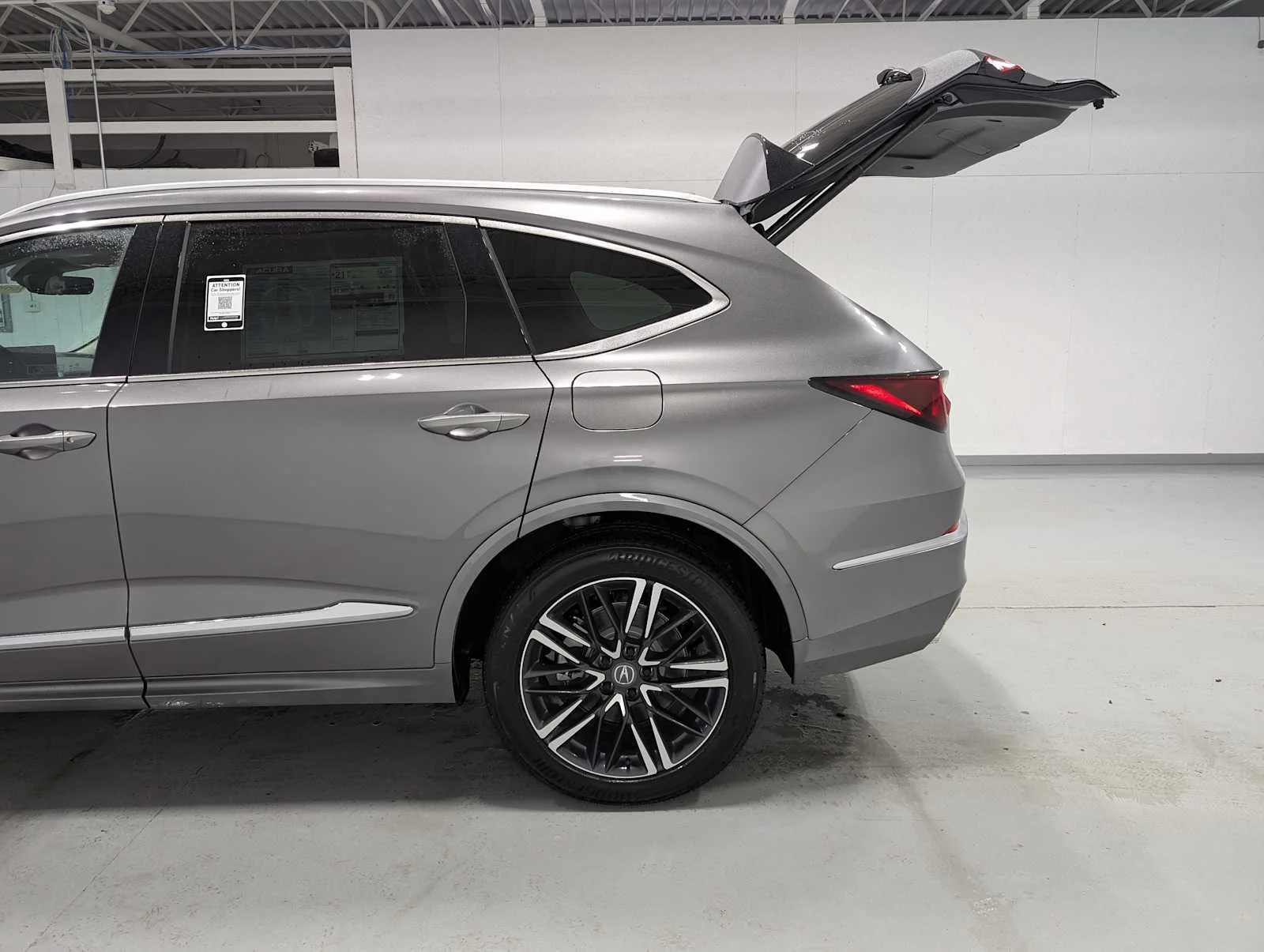 New 2026 Liquid Carbon Metallic Acura w/Advance Package image 9