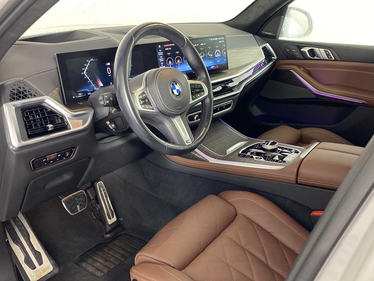 Used 2023 Mineral White Metallic BMW xDrive40i image 2