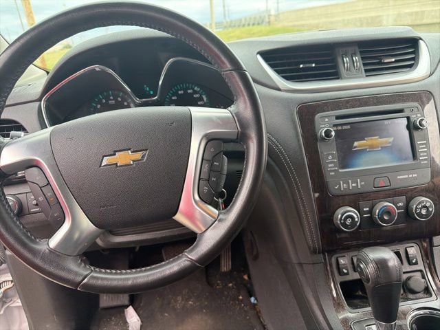 Used 2016 IRIDESCENT PEARL TRICOAT Chevrolet LT image 6
