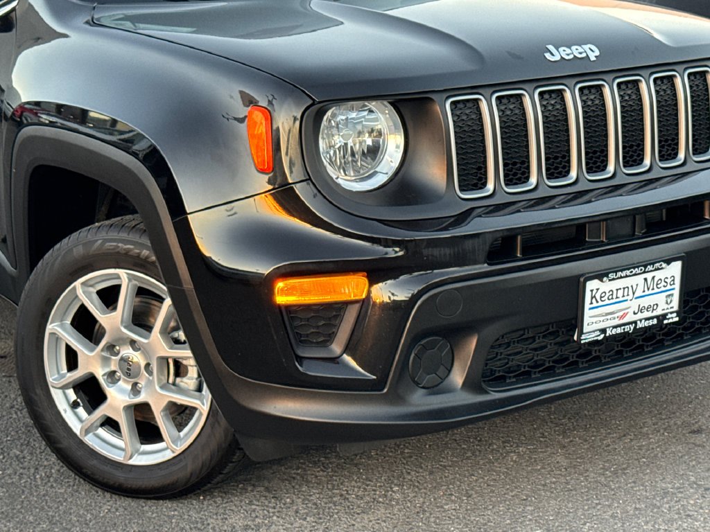 Used 2023 Black Jeep Latitude image 6