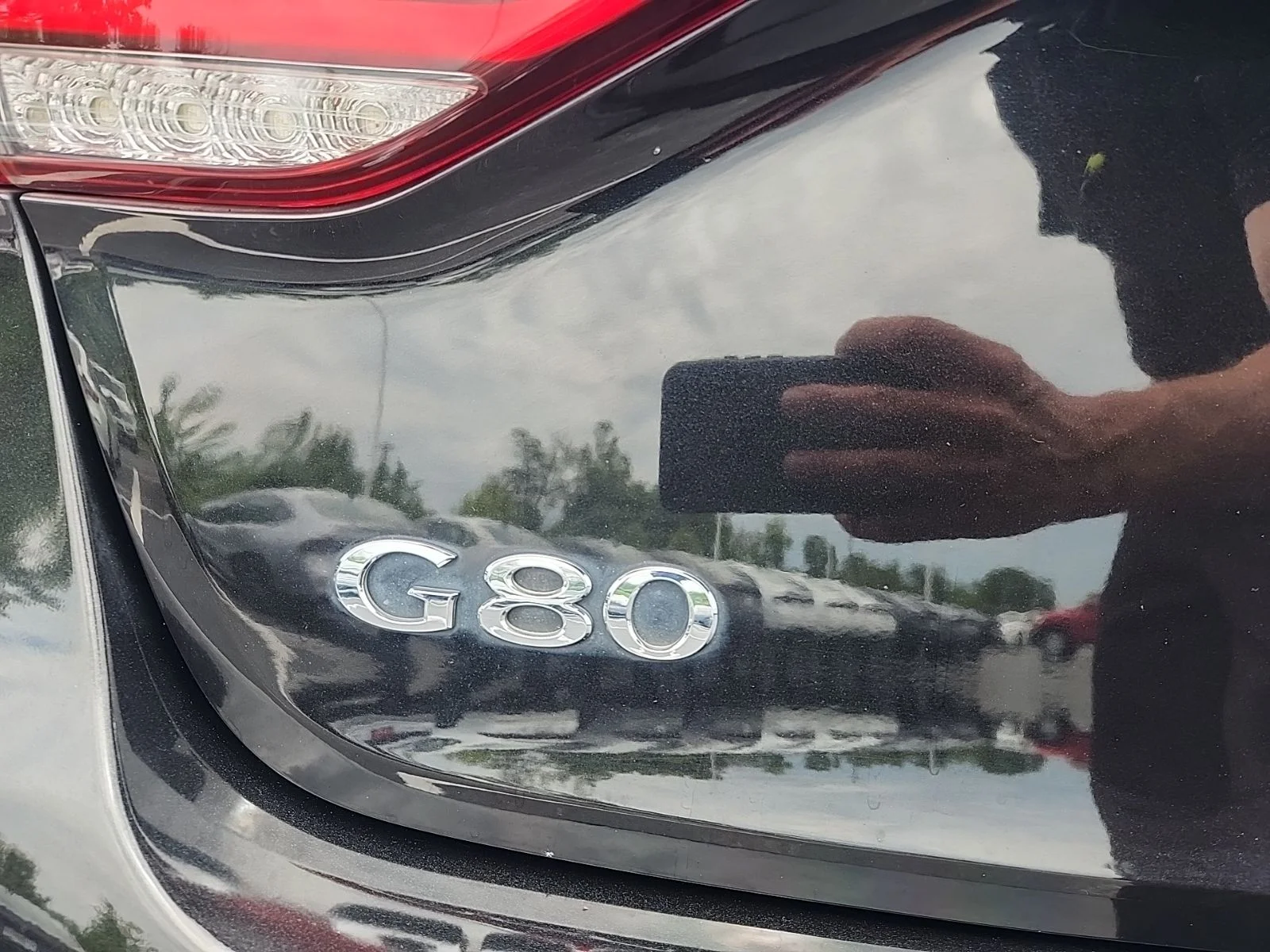 Used 2018 Black Genesis 3.8 image 12