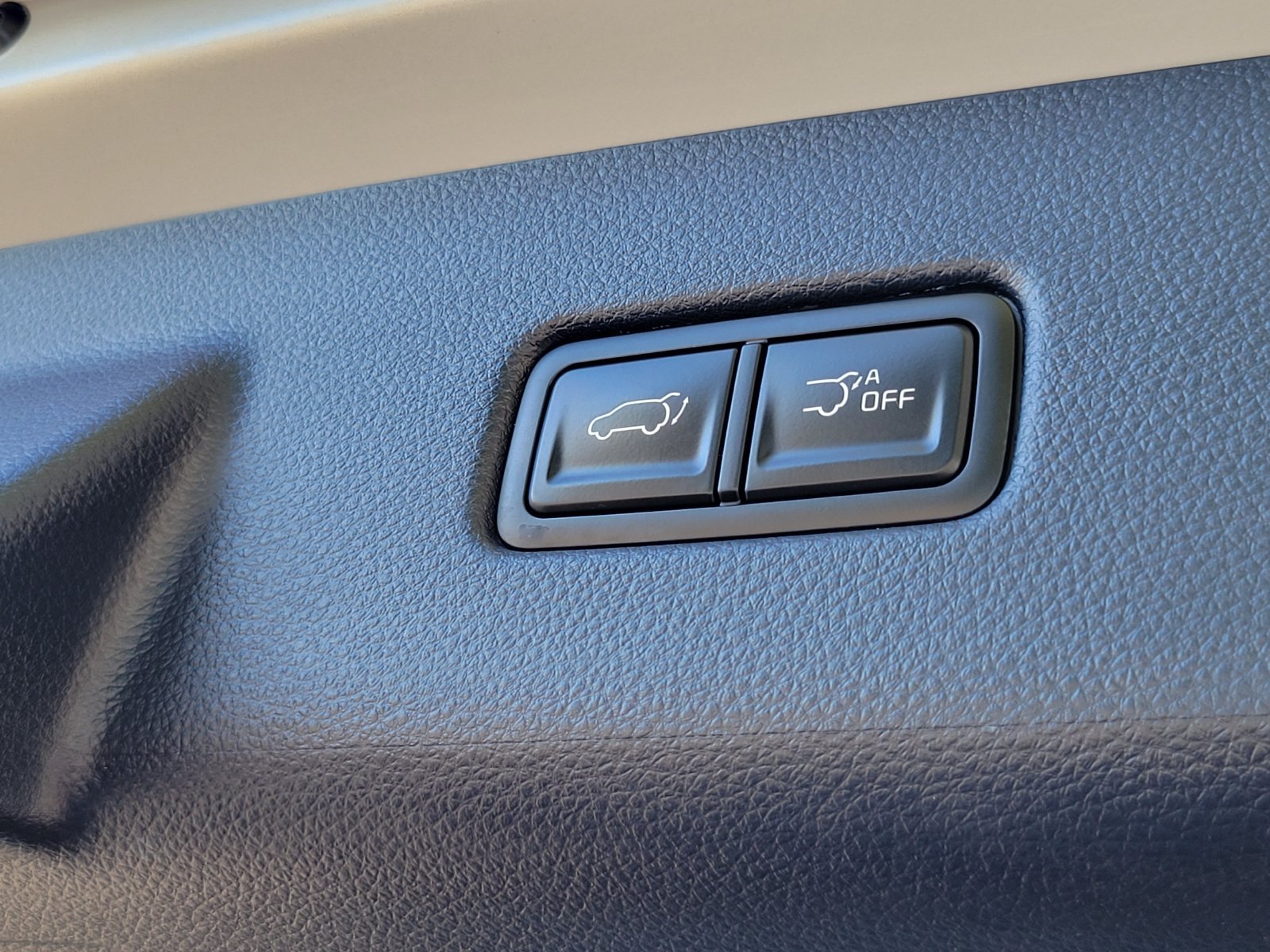 Certified Used 2025 White Kia SX Prestige image 35