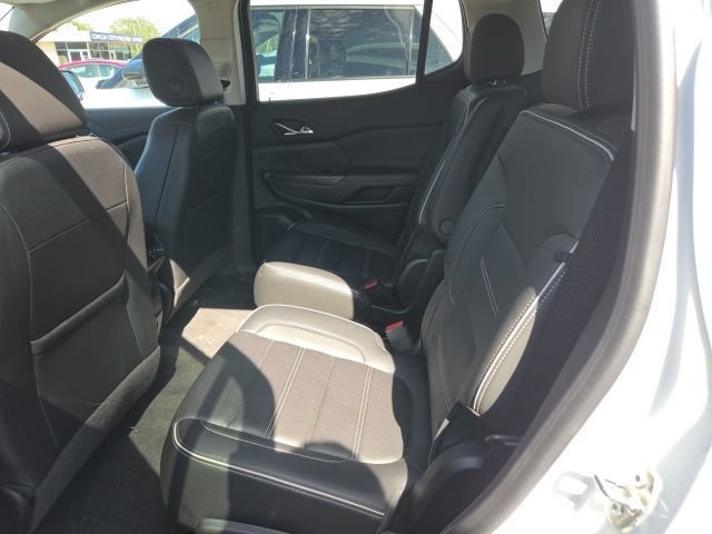 Used 2023 SUMMIT WHITE GMC Denali image 3
