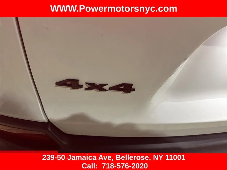 Used 2023 White Jeep Altitude image 22