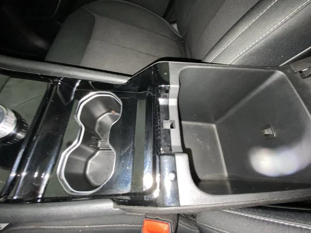 Used 2021 Silver Jeep Laredo image 20
