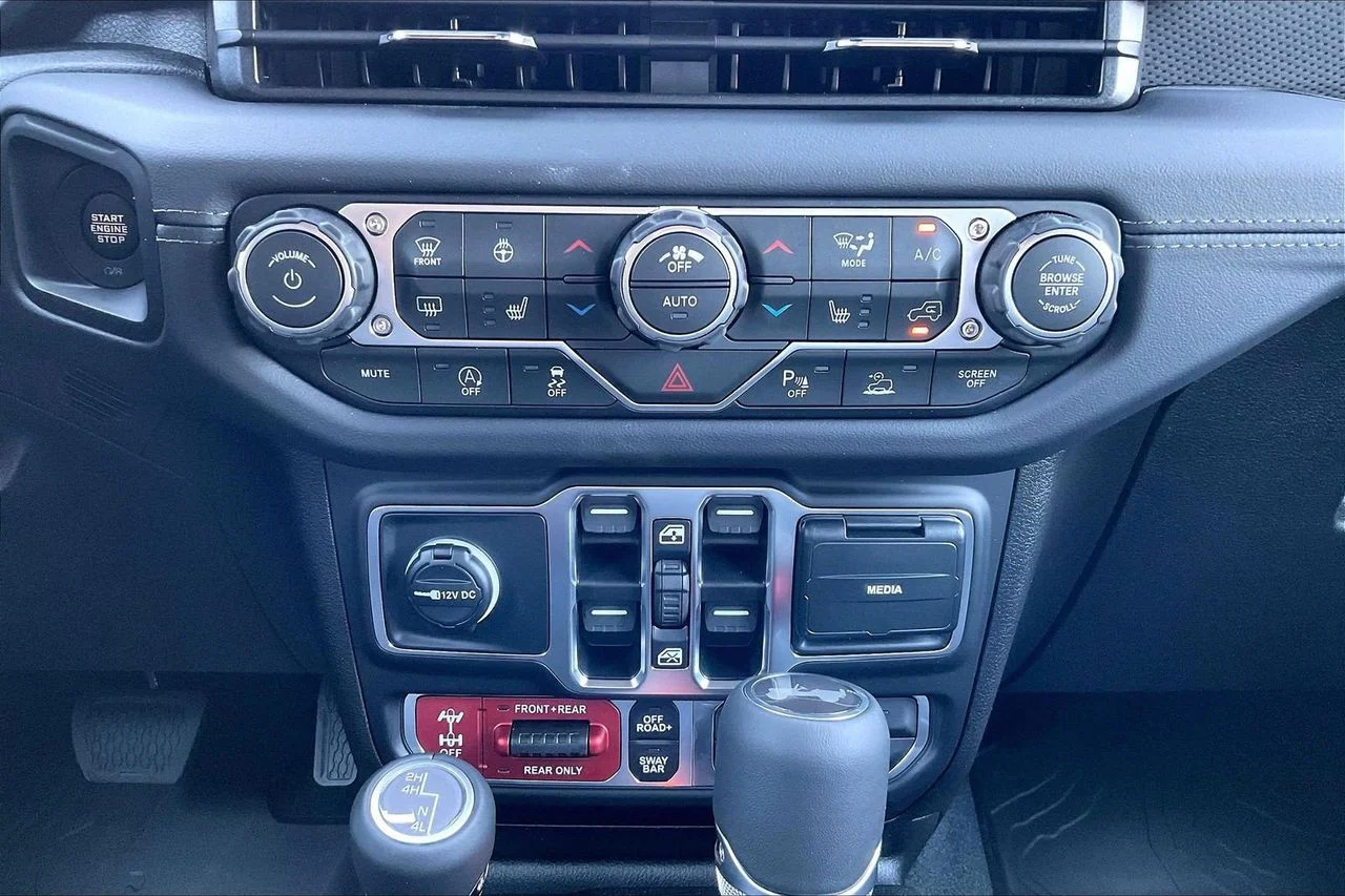 New 2026 Reign Jeep Rubicon image 15