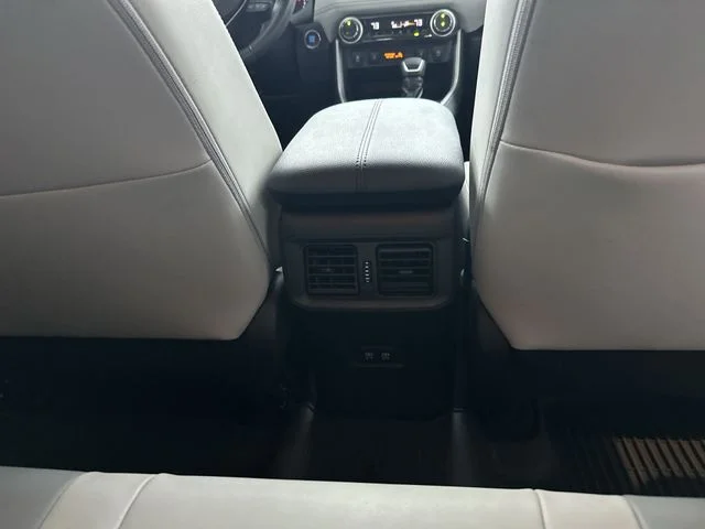 Used 2020 Gray Toyota XLE Premium image 24