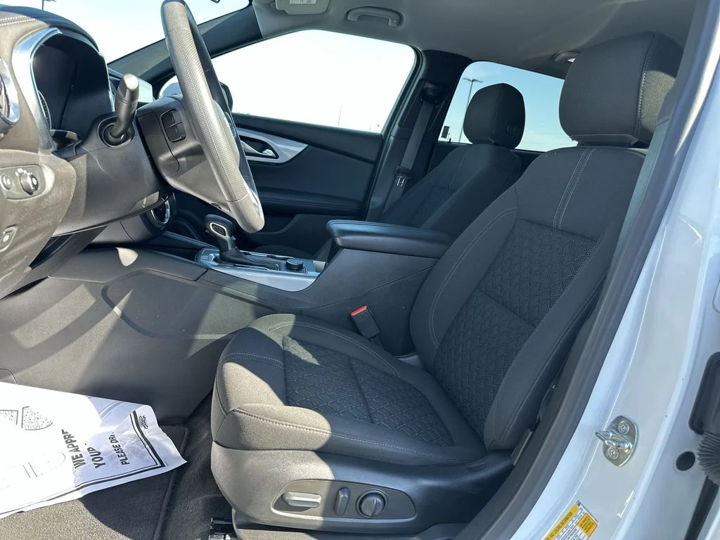 Used 2022 White Chevrolet LT image 17