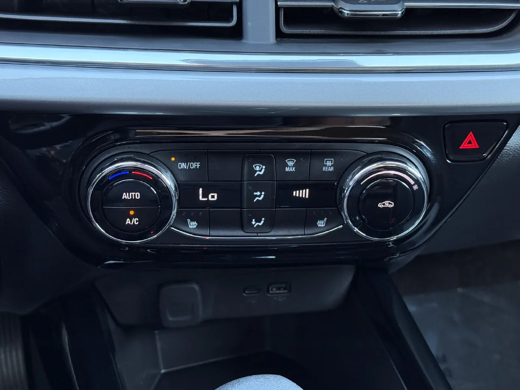 Used 2026 Summit White Chevrolet LT image 29