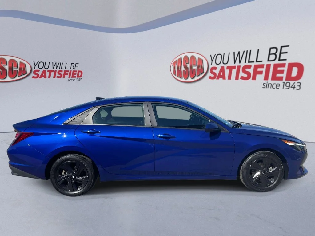 Certified Used 2023 Blue Hyundai SEL image 5