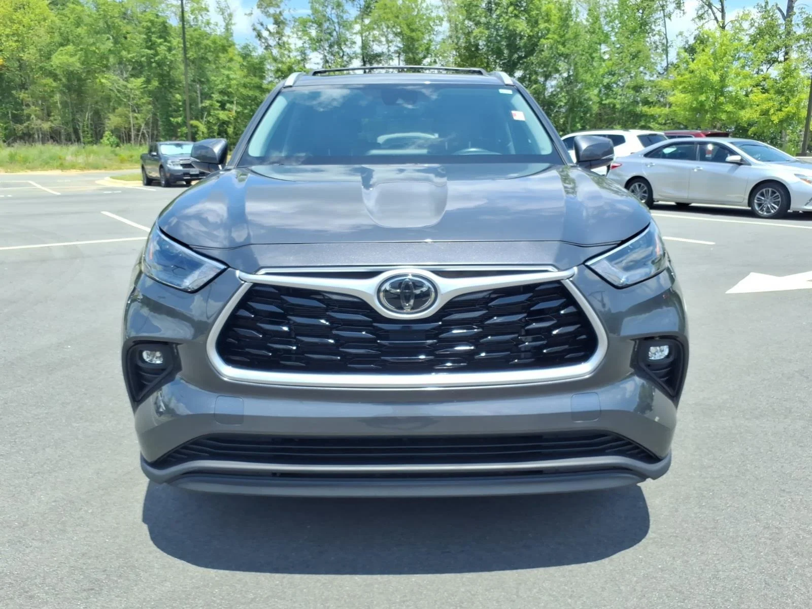 Used 2023 Magnetic Gray Metallic Toyota XLE image 14