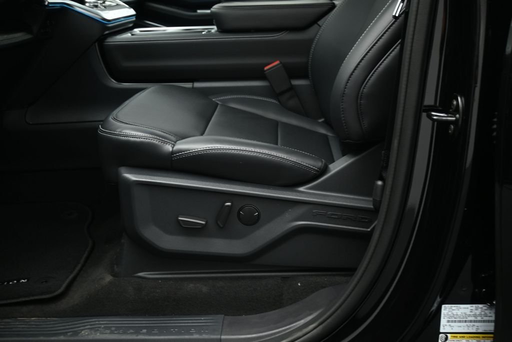 New 2026 Agate Black Metallic Ford Platinum image 10